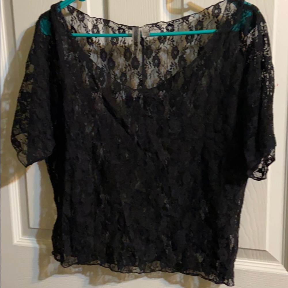 Crop lace top
